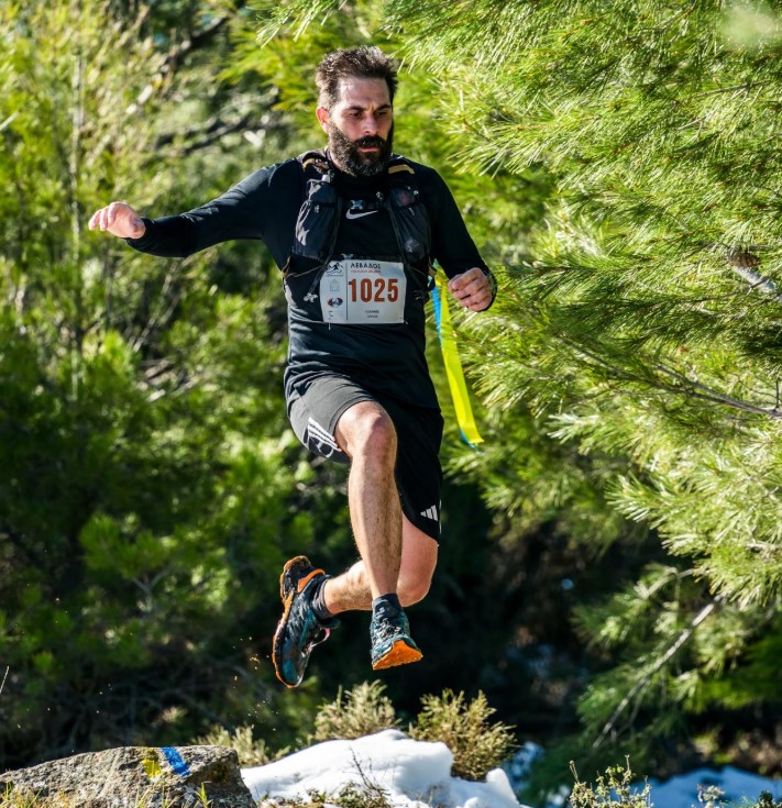 giannis drivas on a trail run